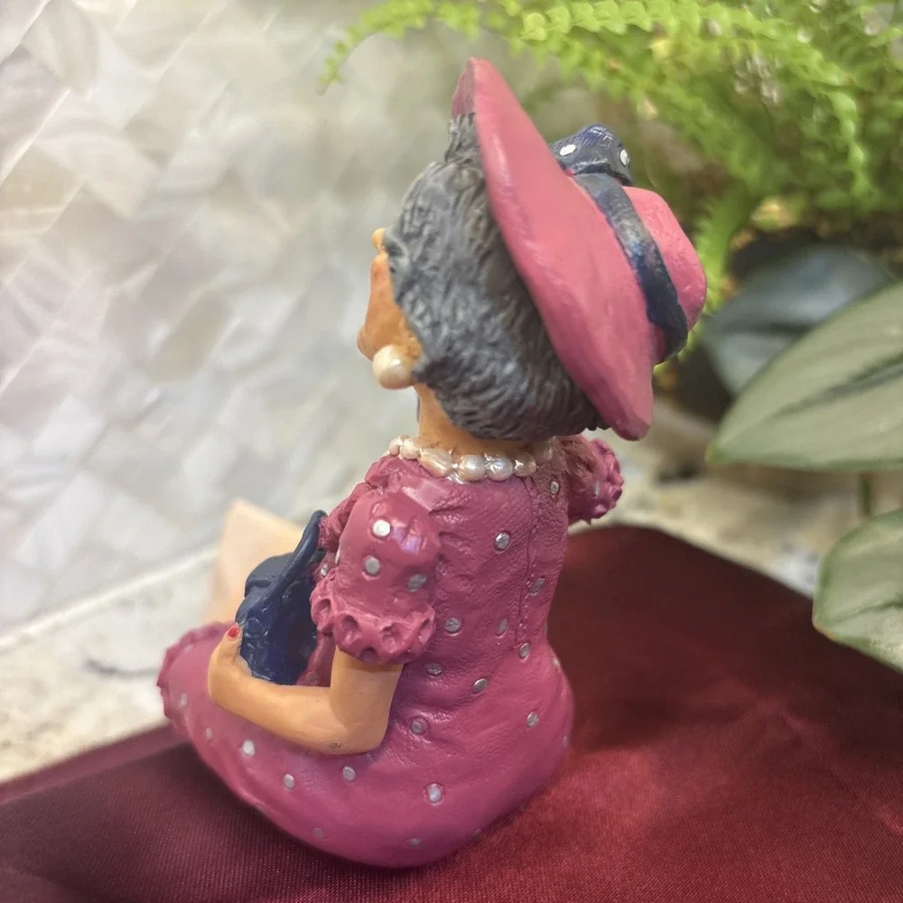 Russ this figurine